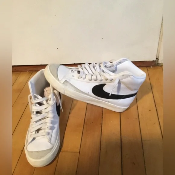 The Nike Blazer Mid Vintage 77 - Picture 1 of 4